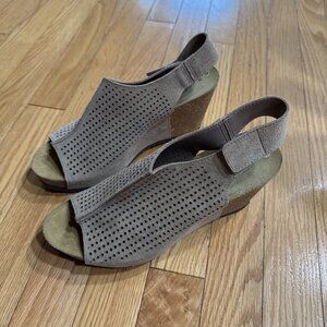 Mila Paoli Beige Suede Slingback Wedge Open Toe Sandals US Size 8